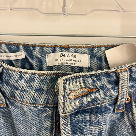 Bershka High-Rise Cropped Jeans - Picture 5 of 6